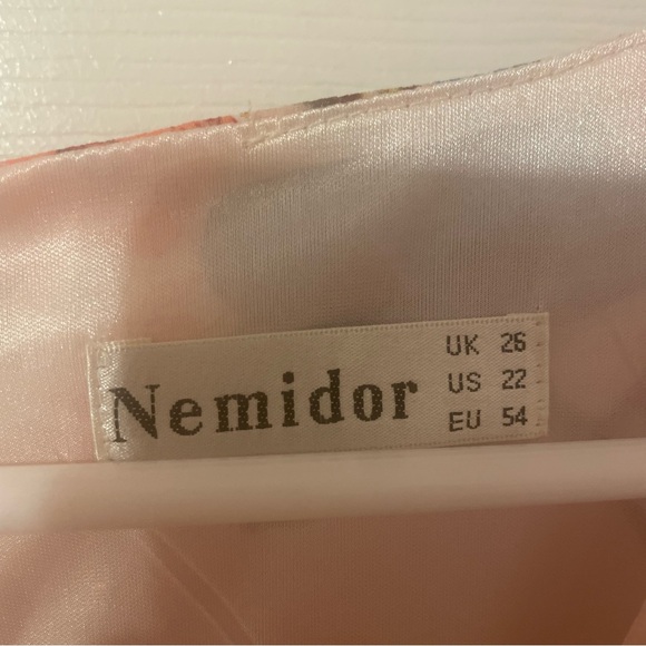 Light Pink Floral Dress - Picture 4 of 9